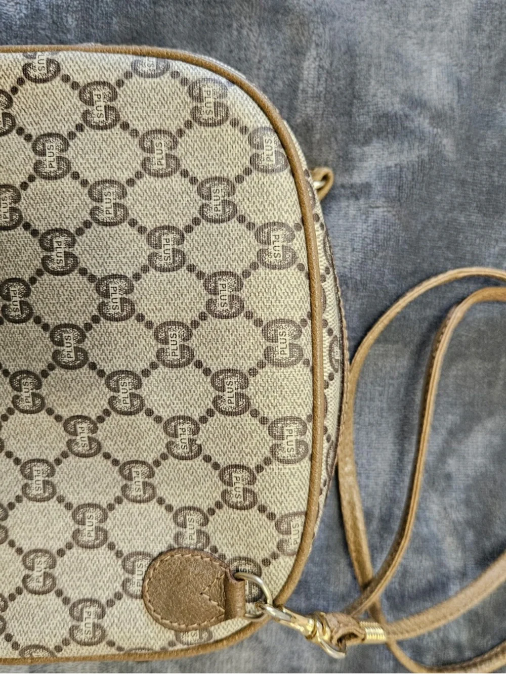 Vintage Gucci Plus shoulder bag/ crossbody - Picture 2 of 7